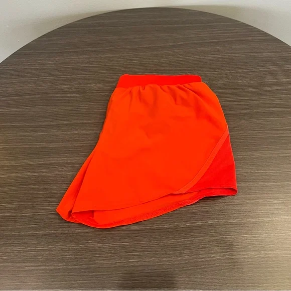 Under Armour Women’s Mileage Heatgear Running Shorts - Picture 4 of 6